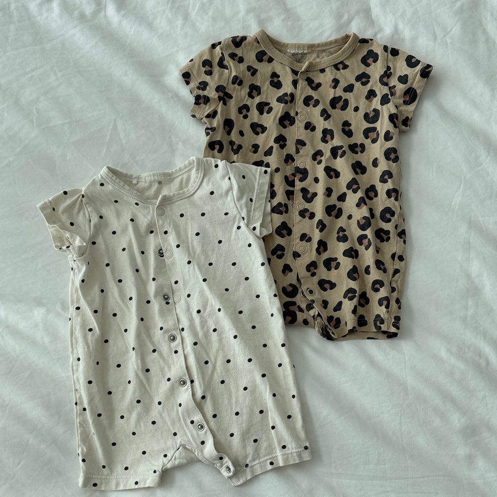 Set of 2 Baby Rompers short sleeve shorts — Polka Dot Cream & Leopard Tan